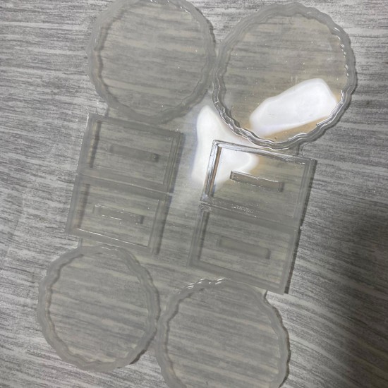 Epoksi Silikon Kalıp Tırtıklı Kenar Ayaklı Magnet Kalıbı 7 CM 4 Lü Epoksi Silikon Kalıp Tırtıklı Kenar Ayaklı Magnet Kalıbı 7 CM 4 Lü