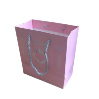 Karton İpsaplı Hediye Çantası Saray Desenli Gümüş 15X17X8 10 Adet Karton İpsaplı Hediye Çantası Saray Desenli Gümüş 15X17X8 10 Adet